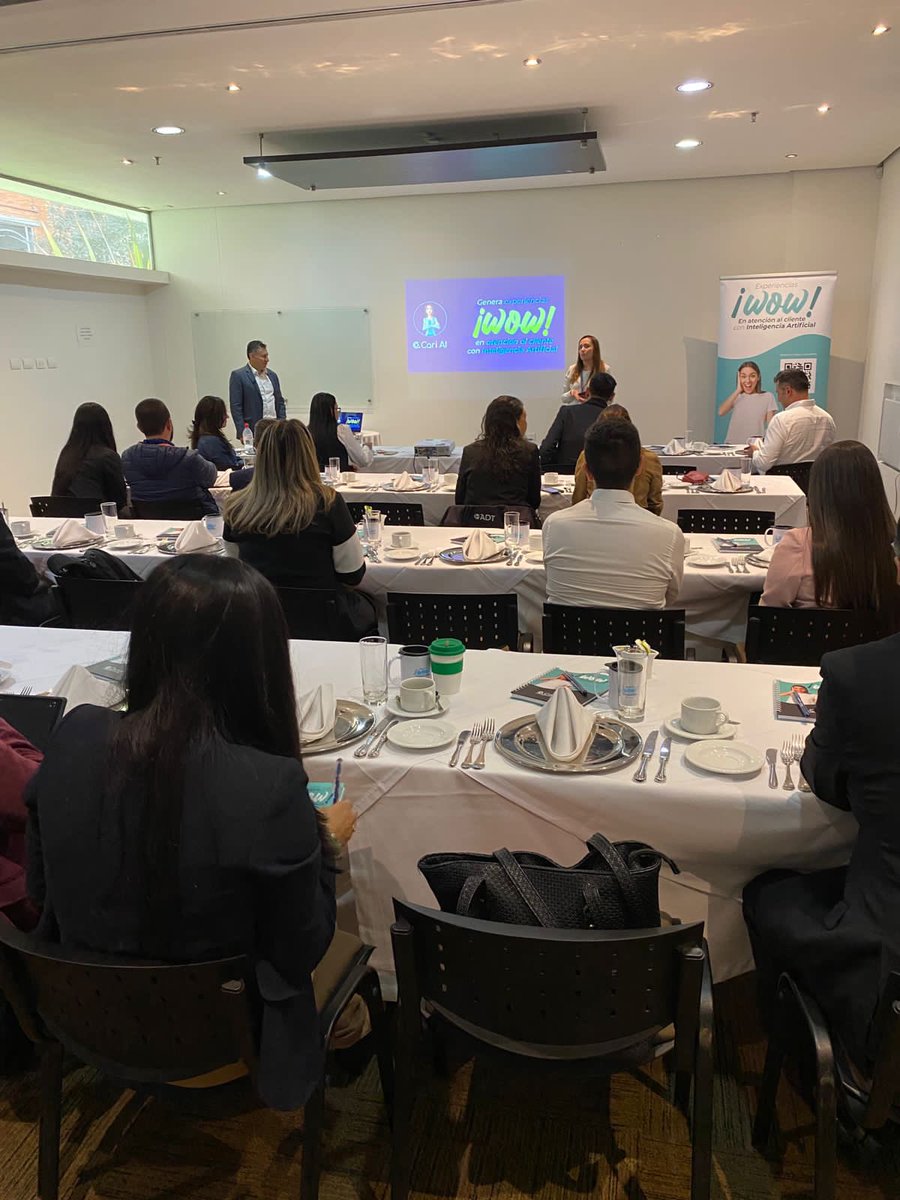 BPrO_org's tweet photo. #DesayunoPresencial Henry Fernandez y nuestro aliado @Cari_Ai , comparten sus experiencias de uso de #IAGenerativa en los procesos de atención al cliente con asociados y clientes finales de BPrO #AtencionAlCliente #CariAI https://t.co/KMiNmrJEZ4