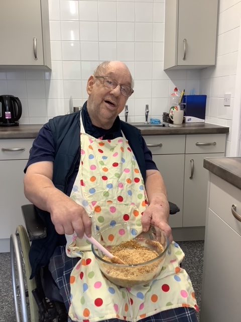 VHA_VisionHomes's tweet photo. MA from our Toll Gate Service had a day out in Bewdley, enjoyed a coffee and some fish and chips, and back at TGR did a spot of cooking.  #DisabilityTwitter #DisabilityInclusion #britishsummer https://t.co/K3aMIAq3pL