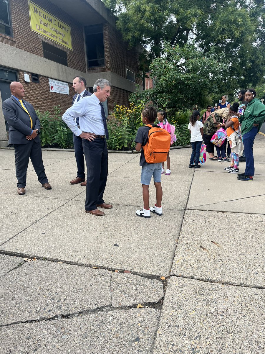 Lewis Dual Language Elementary tweet media