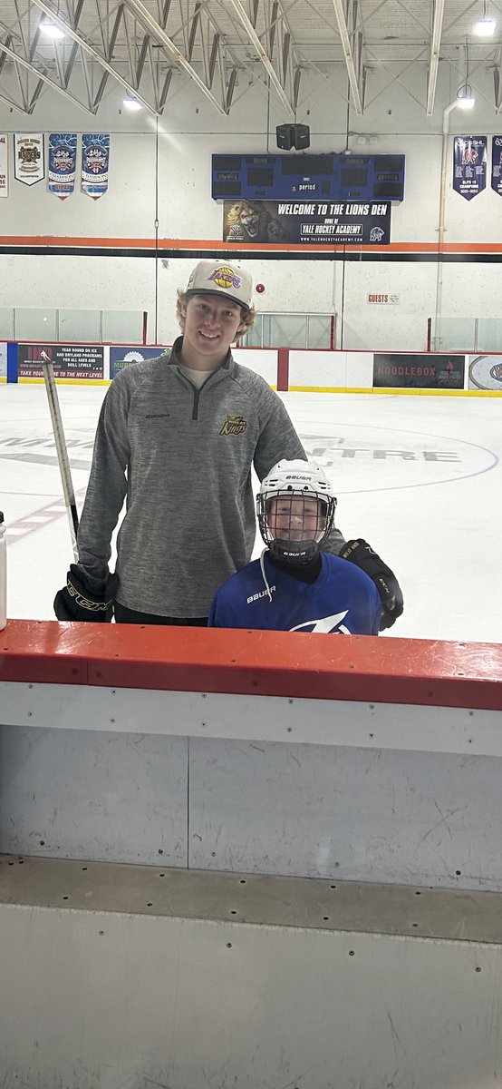 And they are off 👋🏻❤️

Good luck to my kids!  Maddy’s in her last year at the <a href="/UAlberta/">University of Alberta</a> and Ben’s back with the <a href="/bdnwheatkings/">Brandon Wheat Kings</a>  

Thanks for a great summer <a href="/Maddy_Thornton7/">Maddy</a> <a href="/benthornton1404/">Ben Thornton</a> 

Have a great year! #prouddad