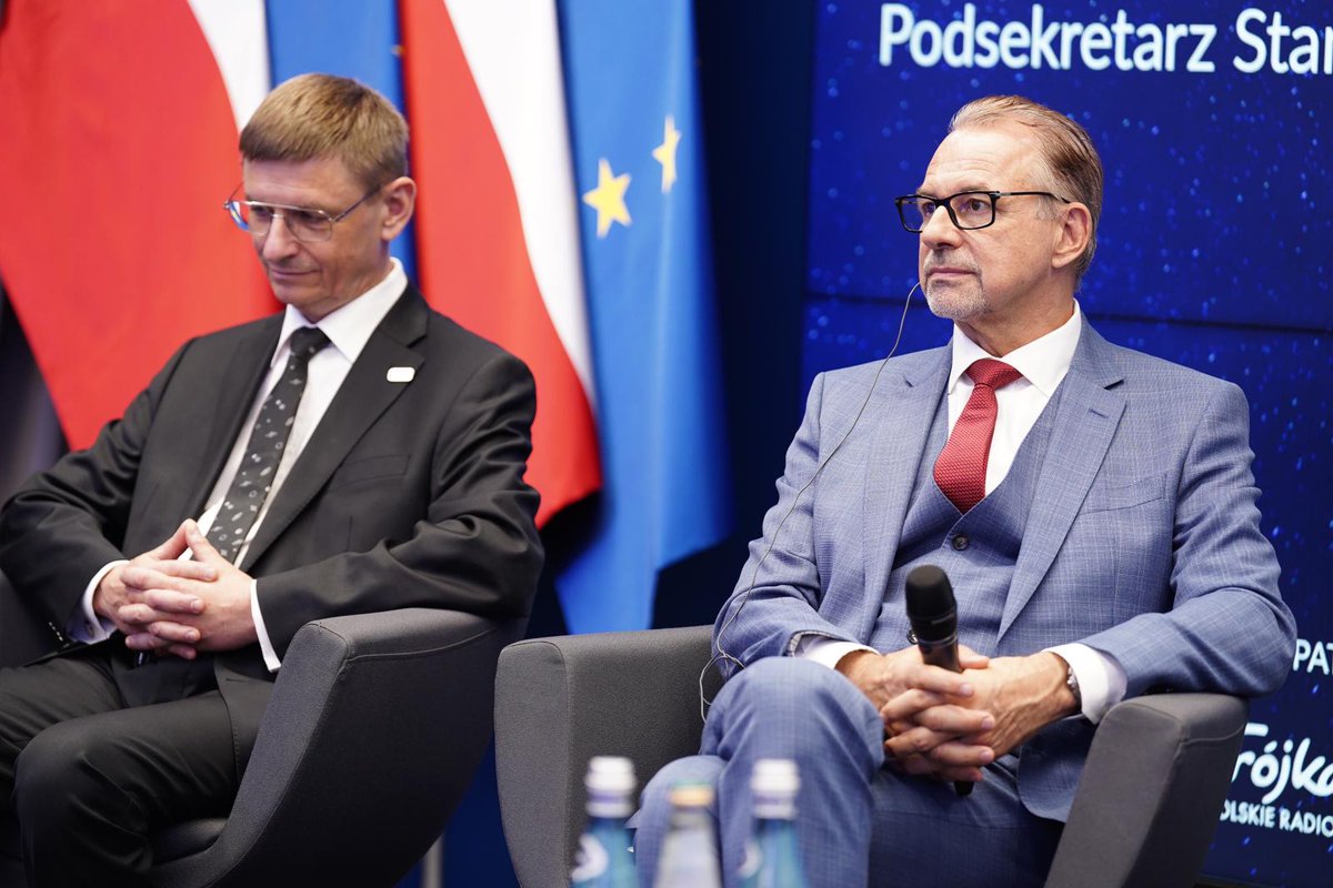 Ministerstwo Rozwoju i Technologii (@mritgovpl) on Twitter photo 📸Za nami debata nt. wpływu sektora kosmicznego na polską gospodarkę. #PolskawKosmosie
👏Dziękujemy wiceminister <a href="/Kamila_E_Krol/">Kamila Król</a>, dyrektorowi generalnemu <a href="/esa/">European Space Agency</a> <a href="/AschbacherJosef/">Josef Aschbacher</a>, prezesowi <a href="/POLSA_GOV_PL/">Polska Agencja Kosmiczna</a> G. Wrochnie, prezes <a href="/BGK_pl/">Bank Gospodarstwa Krajowego 🇵🇱</a> <a href="/BDaszynska/">Beata Daszyńska-Muzyczka</a> i prezesowi ZPSK P. Wojtkiewiczowi za 📸Za nami debata nt. wpływu sektora kosmicznego na polską gospodarkę. #PolskawKosmosie
👏Dziękujemy wiceminister <a href="/Kamila_E_Krol/">Kamila Król</a>, dyrektorowi generalnemu <a href="/esa/">European Space Agency</a> <a href="/AschbacherJosef/">Josef Aschbacher</a>, prezesowi <a href="/POLSA_GOV_PL/">Polska Agencja Kosmiczna</a> G. Wrochnie, prezes <a href="/BGK_pl/">Bank Gospodarstwa Krajowego 🇵🇱</a> <a href="/BDaszynska/">Beata Daszyńska-Muzyczka</a> i prezesowi ZPSK P. Wojtkiewiczowi za