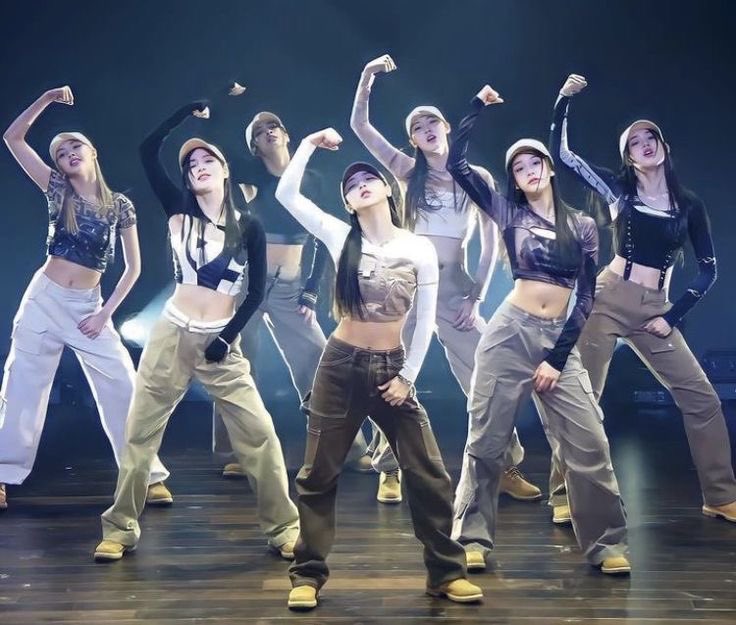 picbaemon's tweet image. BABYMONSTER WE MISS YOU.