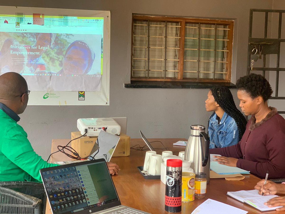 GJU_Malawi's tweet photo. #TeamGJU is receiving website maintenance training from @AustinMadinga of https://t.co/89f8NV4kls. Our website has finally been retrieved &amp; updated, enabled by the critical institutional support received from @Trocaire. 🎊🎉🥳 #institutionalsupport #supportwomnsorgs
#GJUonline https://t.co/RymjaYd2uz