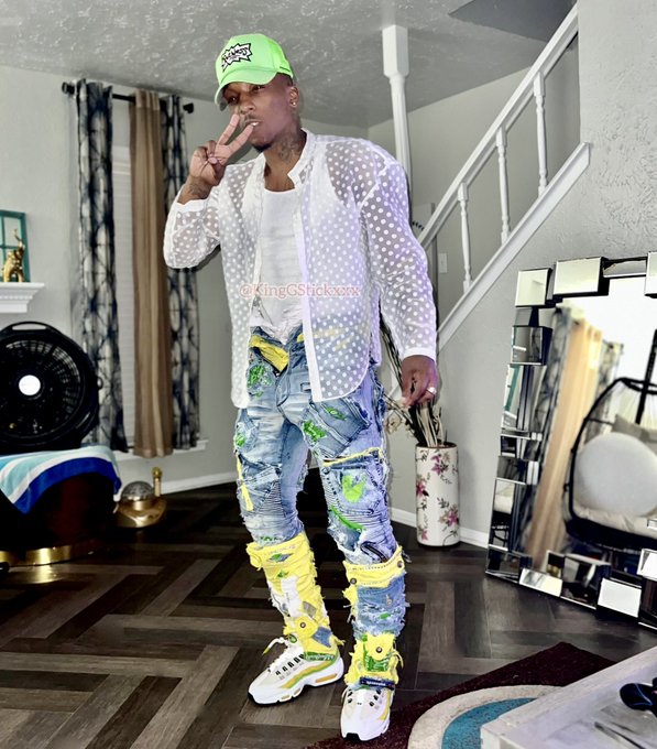 LIFE FACT: I PUT SHYT ON 🔋🌪️🥶💛 #ATL HIT ME FOR ANY BOOKINGS&rsquo; HOSTINGS&rsquo; PROMOS https://t.co/1ilFie8FU<a href="/tag/atl"class="tags">#ATL</a>