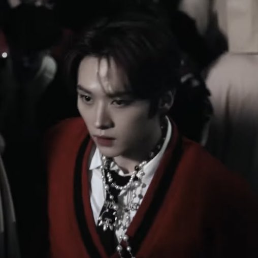 Ieeknowfiles's tweet photo. MY BOY IS STUNNING

#LEEKNOW #리노 https://t.co/oO4iIGacV5