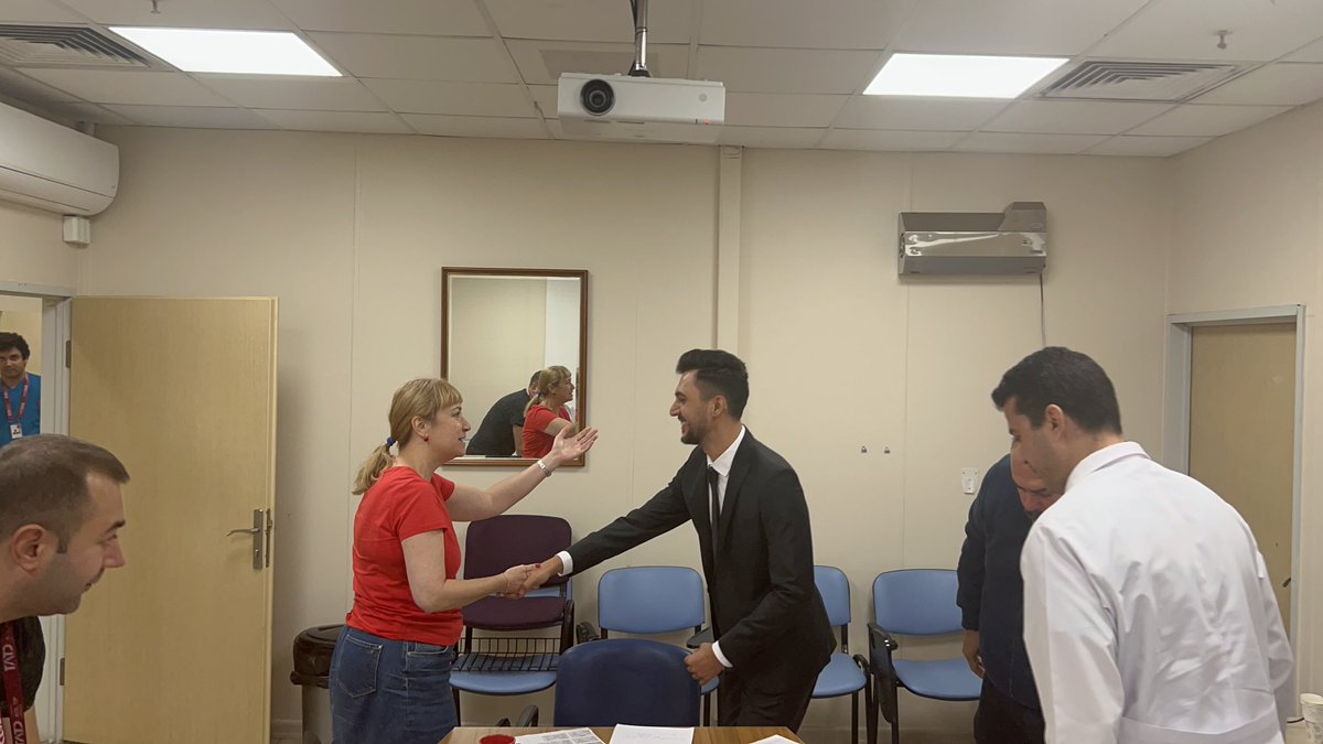 Kliniğimizin 76. Mezunu Uzm. Dr. Berkay Ünlü’yü tebrik ederiz. 🎉💐