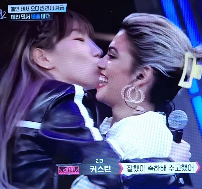 kittyclublovr's tweet photo. I WANNA BE KISSED BY BADA LEE TOO?!?!??!?!?

#StreetWomanFighter2 https://t.co/nan4tbsL6h