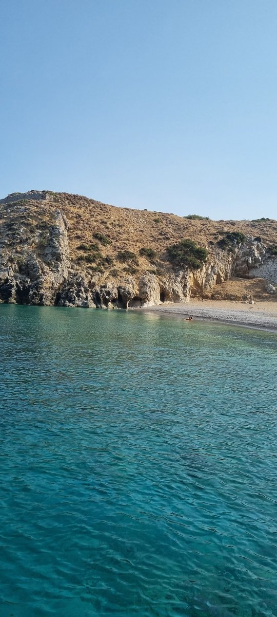 Mystique01234's tweet photo. Boat tour >< Day trip.
We came across mountain goats🐐 #ChaniaCrete #NatureBeautiful #Greece #SummerHoliday https://t.co/pzyAzD8lXV