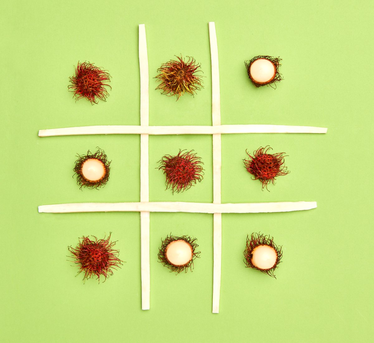 jandctropicals1's tweet photo. Ever played rambu-Tan-Tac-Toe? With this fresh, sweet fruit that’s also rich in Vitamin C, you can’t lose. 

#JCTropicals #Rambutan #TropicalFruits https://t.co/Y5Ie9JhFv7
