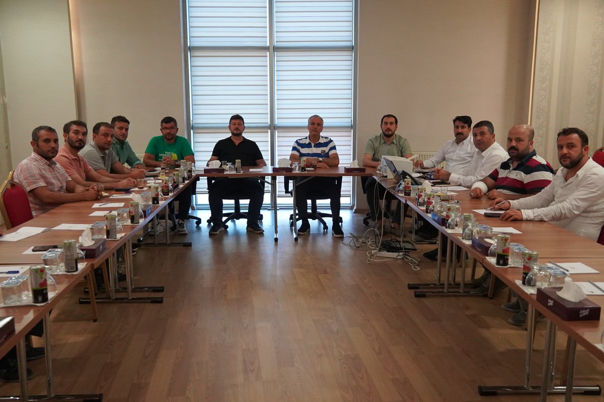 Meclis Başkanımız Sn.Serhat Karadağ'ın başkanlığında, Meclis ve Komite Üyelerimiz ile Kent Akıl Topluluğu Üyelerinin katıldığı bir toplantı gerçekleştirildi. Toplantıda kentimizin imar durumu ile ilgili istişarede bulunuldu.