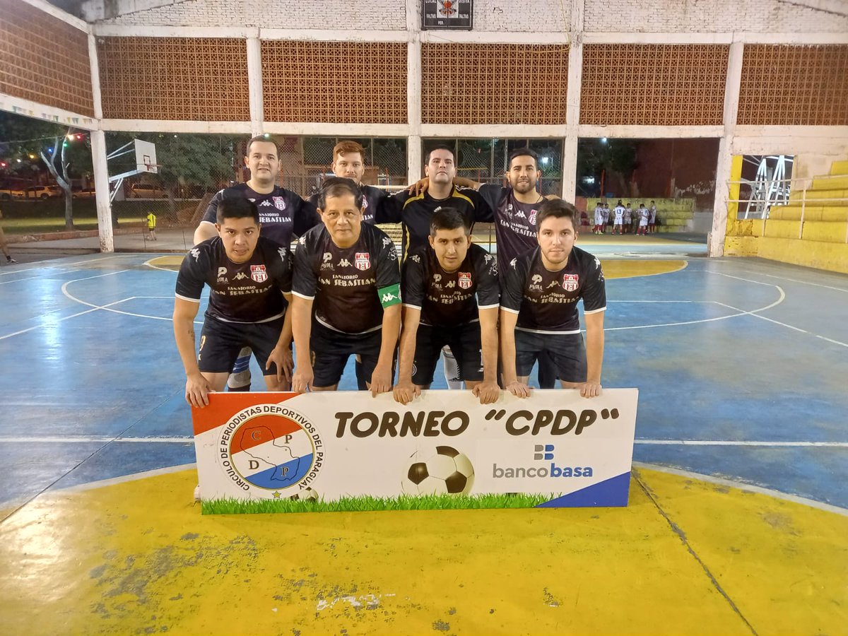 CPDP18's tweet photo. Se juegan semifinales del torneo de periodistas. Por Copa de Plata se miden 20:50 R. Gráficos-F. San Lorenzo; 21:20 Popular-S. WhatsApp. Por Copa de Oro juegan 21:50 F.  Luque-Buen Fútbol; 22:20 Multimedios FC-Fútbol a lo Grande.

Leé más en https://t.co/8IZeSsfeK1
#CPDP2023 https://t.co/nJsOVTgNEN