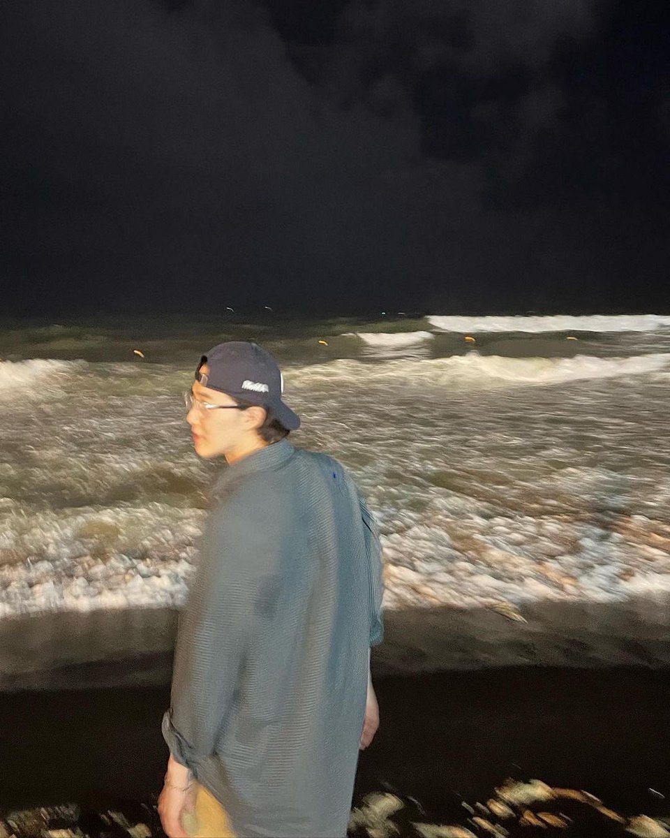 knockknock0408's tweet photo. SUHO ins : 수요일에 수호가🌊
@weareoneEXO https://t.co/DK5YWPwuA9