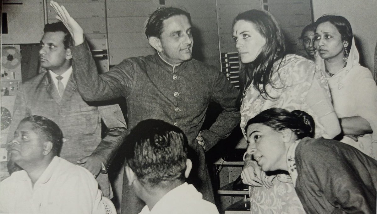 April 1968 :: Vikram Sarabhai Explaining Functioning of Experimental Satellite Communication Earth Station to Sonia Gandhi In Ahmedabad 

( Photo - ISRO )