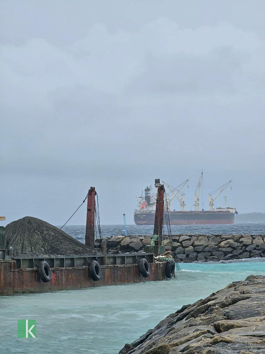 edzyadam's tweet photo. Three barges have run aground on the reef in #Kulhudhuffushi, causing havoc and irreparable damage. This marks the fourth such incident this year alone. Kulhudhuffushi is truly a site of #ecocide. https://t.co/it0gKoG8Nt