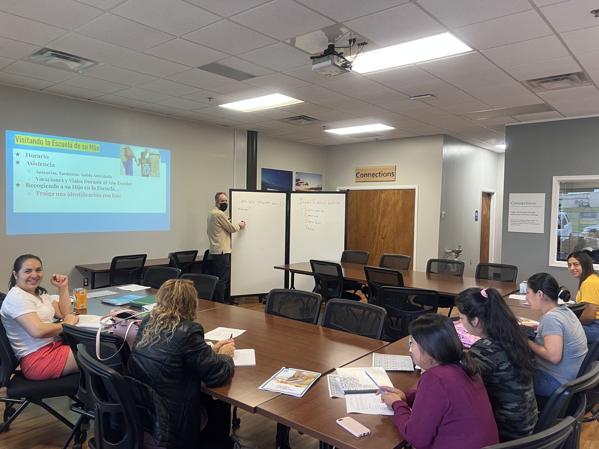 CCPS_FRC's tweet image. ¡Buenos días! CCPS Interpreter/Translator Steven Rice is teaching Essential English phrases to parents this morning.  Today&apos;s lesson:  &quot;Visiting your child&apos;s school and how to communicate with the School Nurse.&quot;