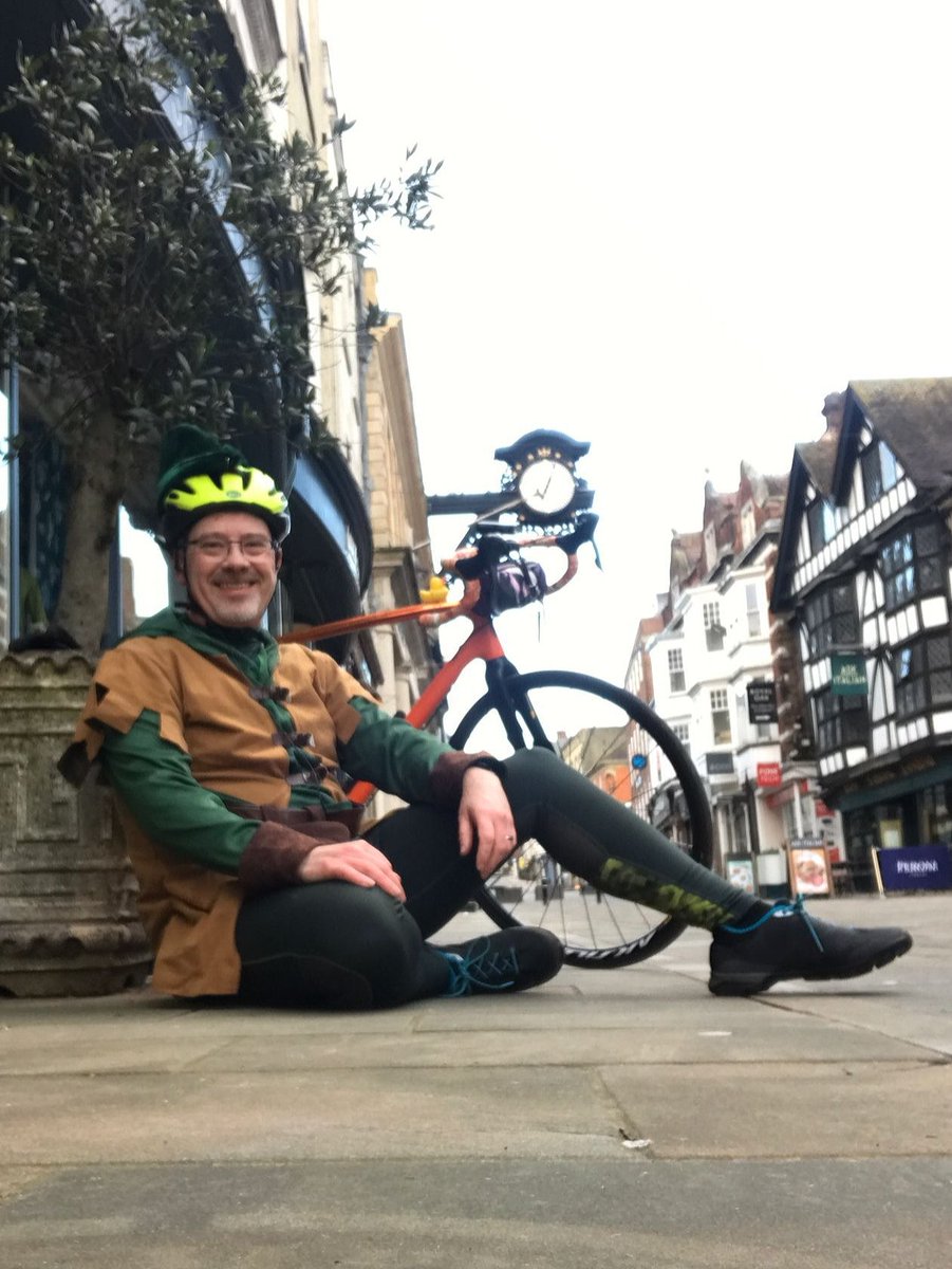 @knott_richard @fairchargeuk @Gill_Nowell @guardian @jjpjolly @FairCharge @zap_map One travels to work with 3st of kit...

Or in a costume to raise some money