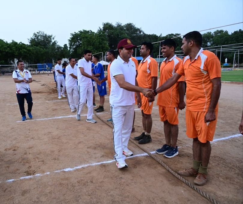 25BnSSB_INDIA's tweet image. दिनांक 28.08.23 से 29.08.23 तक 25 वी वाहिनी ,घिटोरनी मे फिट इंडिया मूवमेण्ट के तहत राष्ट्रीय खेल दिवस के अवसर पर अंतर समवाय के मध्य वालीबॉल और रस्सा-कस्सी का आयोजन किया गया, जिसमे विजेता और उपविजेता टीम को बधाई दी एव  उज्ज्वल भविष्य की कामना की #NationalSportsDay #SportsForUnity