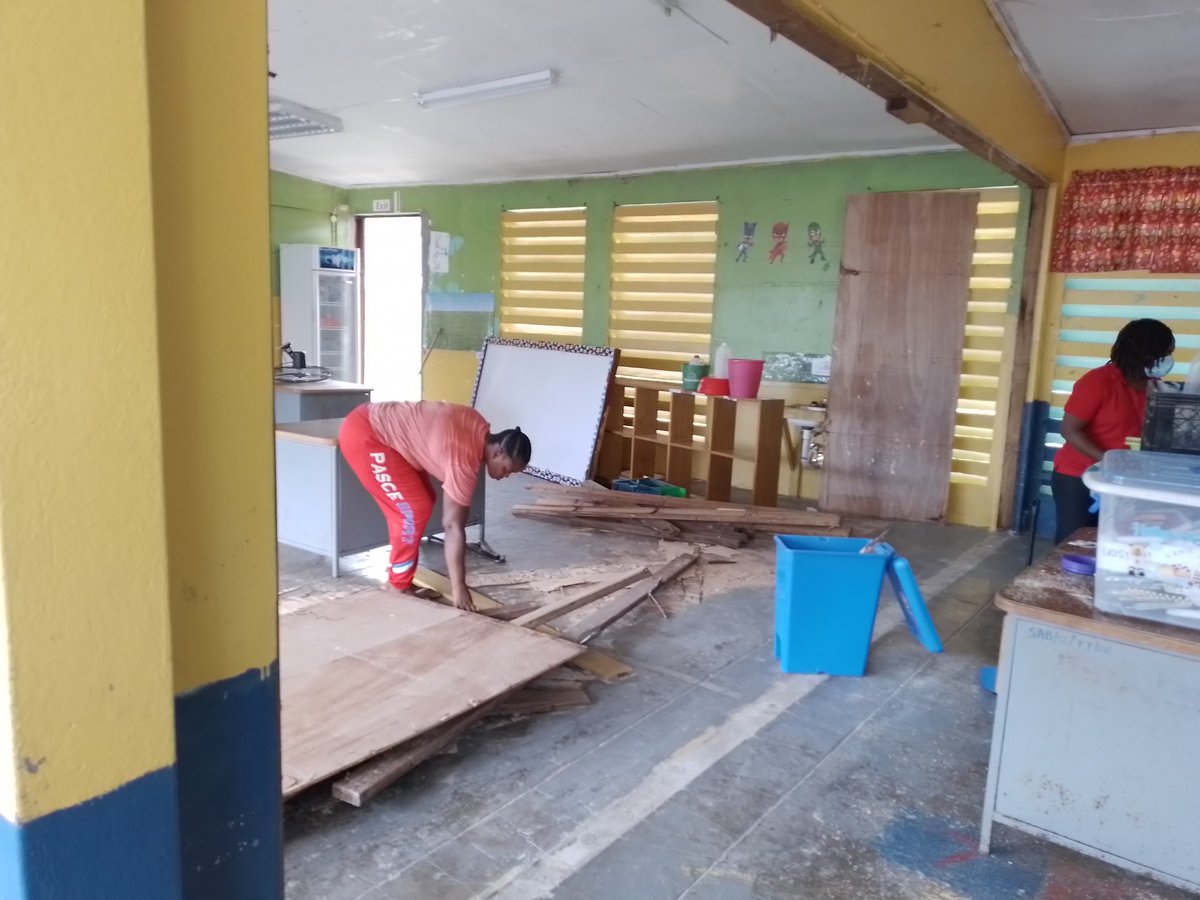 ItzmellEcc3's tweet photo. Here at St.Ann's Bay Infant, a section of the school got damaged due to fire. We are here lending a helping hand to get the classes set up as best as possible for reopening! This is the before.
@ECCJA 
#12StandardsMatter https://t.co/6qMqlJPEfF