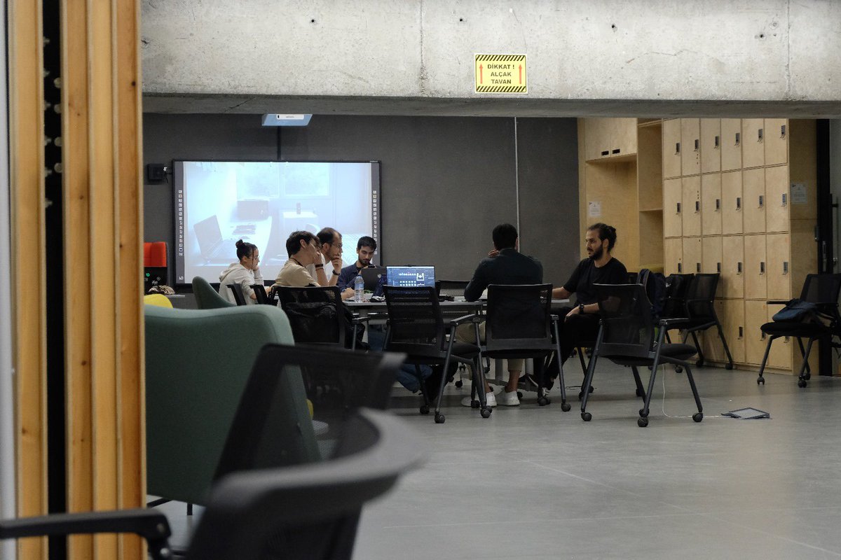 Aserkanalc's tweet photo. @gamefactoryhub Academy öğrencileri ile ofiste çalışma şansı bulduk.✨

Ekip olarak yüz yüze çalışmanın verdiği enerjiyi hissetmek paha biçilemezdi. Uzun zamandan sonra yan yana çalışmak harika hissettirdi. Katılan herkese teşekkür ederim.🌟

#skilledup https://t.co/D9mxxyCoLu