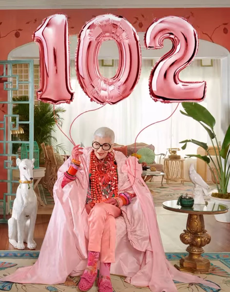 ManjuShobha1981's tweet photo. Fashionist Iris turns 102....#HBDIris https://t.co/2wnWdKyPbZ