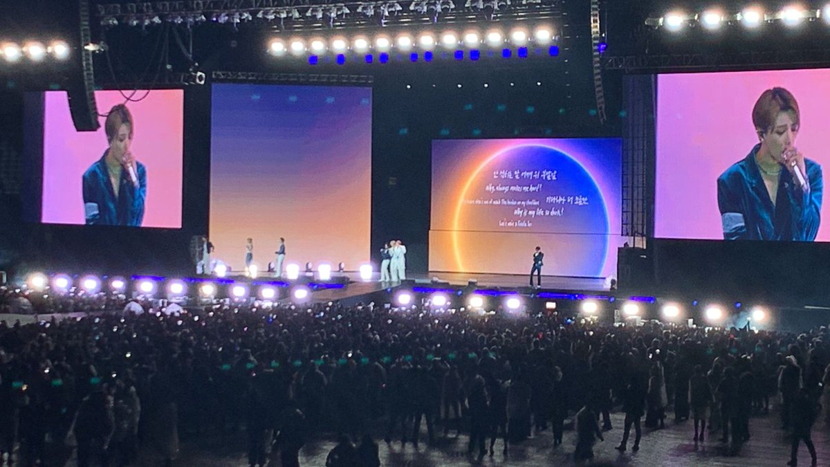 skzjs_'s tweet photo. E sobre o show, porra, foi o MELHOR SHOW DA MINHA VIDA, eles são tão lindos, eles dançam tão bem, eles interagem tanto com os fãs, eles se emocionaram tanto com a gente, eu nunca tinha me sentido tão acolhida por algum famoso em show, como me senti por eles, TE AMO ATEEZ https://t.co/Ao4dhCt1RU