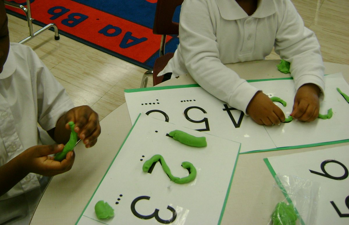 learning_jk's tweet image. Teaching kindergarten?  Free weekly kindergarten lesson plans are available at
…garten-lesson-plans-junior.weebly.com 
#PrimaryEducation #Kindergarten #EarlyLearning #Preschool #Homeschool #Literacy #Math #KidsActivities