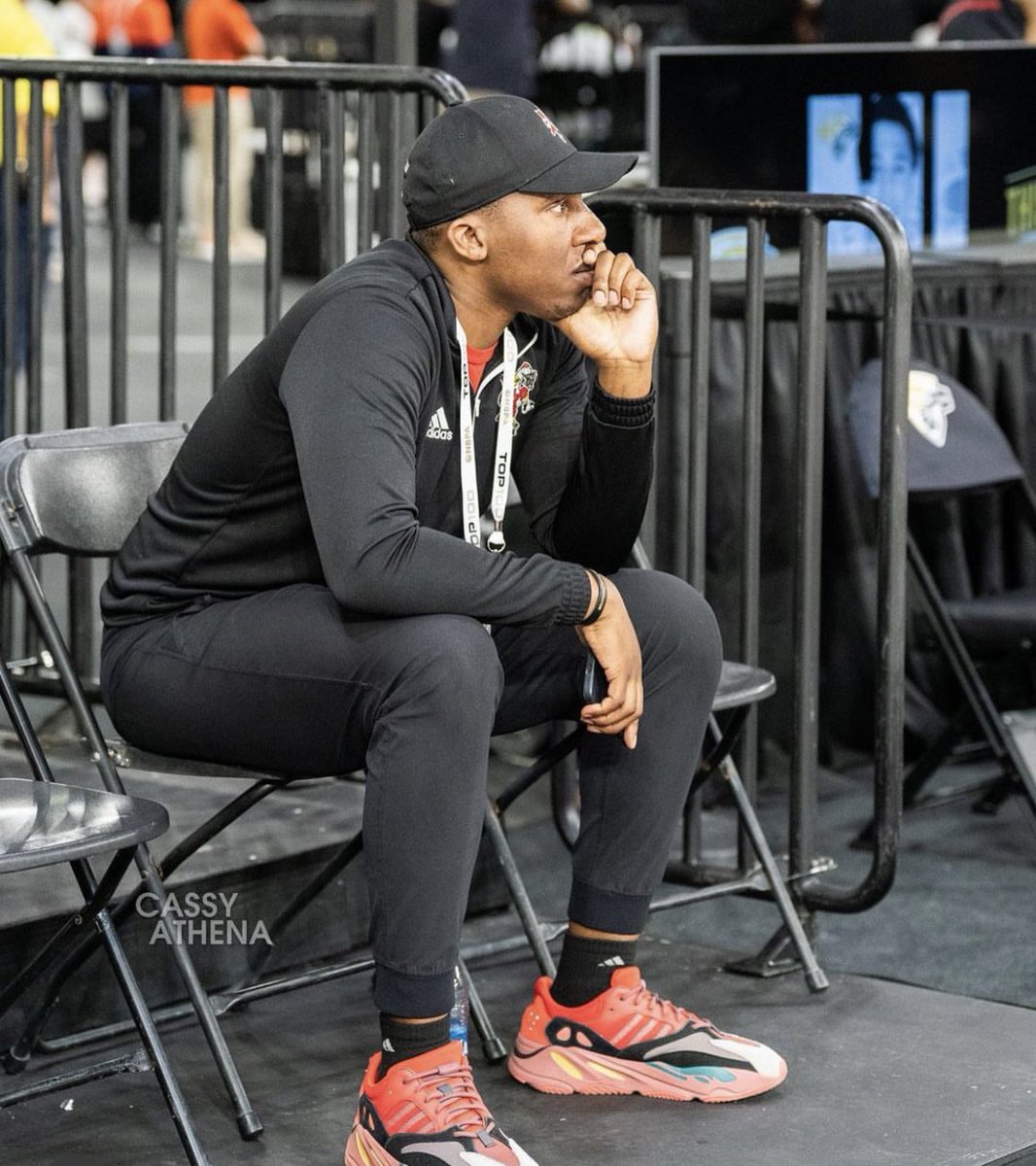 35KYSportsMedia's tweet photo. REPORT: #LouisvilleBasketball assistant coach #NolanSmith ALLEGEDLY interviewing for a G-League Head Coach job with the Capital City Go-Go 🤔
Via https://t.co/rgvxzPETul https://t.co/oTArJNvGwD