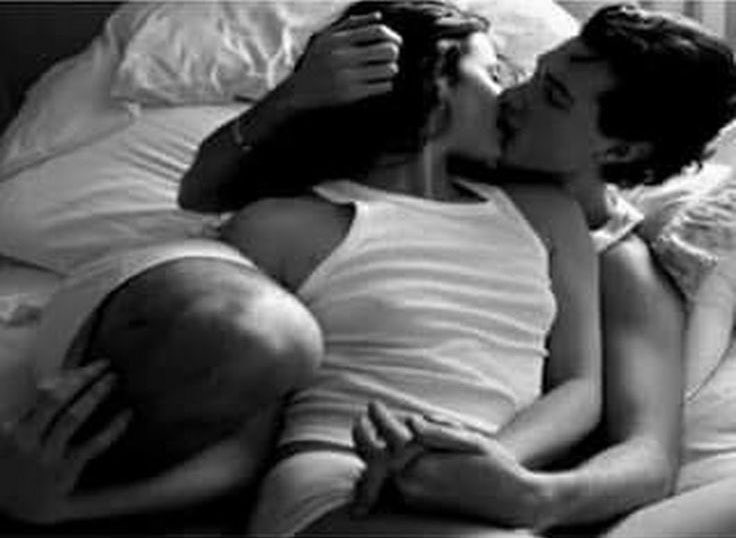 mx_kuoro's tweet photo. #LetrasYLatidos
#LYF15 

Quien me mostró que hacer el amor no solo es piel con piel, sino corazón con corazón … TÚ https://t.co/8JfA3EGk3H