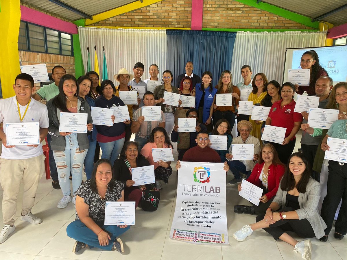 RAGA_Int's tweet photo. Los laboratorios Terri-Lab usaron metodologías #desingthinking🙋🏻♀️ y prospectiva territorial para generar capacidad en los actores de proyectar acciones🧩 a largo plazo (10 años).
Conoce la experiencia en los municipios de #Caldono, #Morales y #Piendamó ➡️ https://t.co/7RKMjB8bxM https://t.co/QtSPA0KYpP