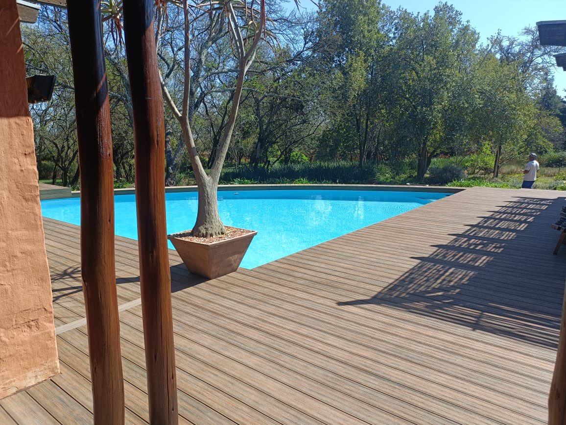 TheCompositeCo's tweet image. Supply &amp;amp; Installation of a new Composite Deck.

📍 Mooikloof, Pretoria.
🎨 Antique Brown Colour.

Contact us today for your free quotation ⤵

📲 +27 10 025 3559
📩 Quote@thecompositecompany.co.za
🌐 thecompositecompany.co.za
.
.
.
#deck #compositedecking #wpcdecking #wpcsupplier