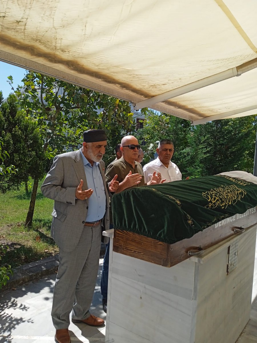 MhpDerince's tweet photo. MHP Teşkilatı Olarak Gümüşhaneli Bekir Mutlu'nun Annesinin Cenazesine Katılım Sağladık.Merhumeye Allah'tan Rahmet Kederli Ailesine Sabırlar Dileriz. https://t.co/UpOQcCQB9B