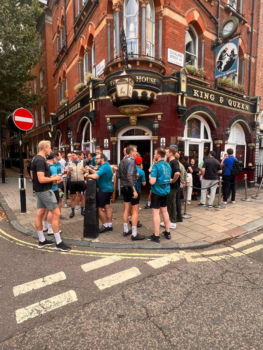 MakeArchitects's tweet photo. It was a pleasure to host the @BCO_NextGen & @BCO_UK Veterans Summer Social Ride last week🚴
Thank you to our friends, and fellow jersey sponsors, who came along for the ride around Regent’s Park followed by the pub.
#bconextgen #bcouk #summersocial #makearchitects https://t.co/LU4Q8Quc7F