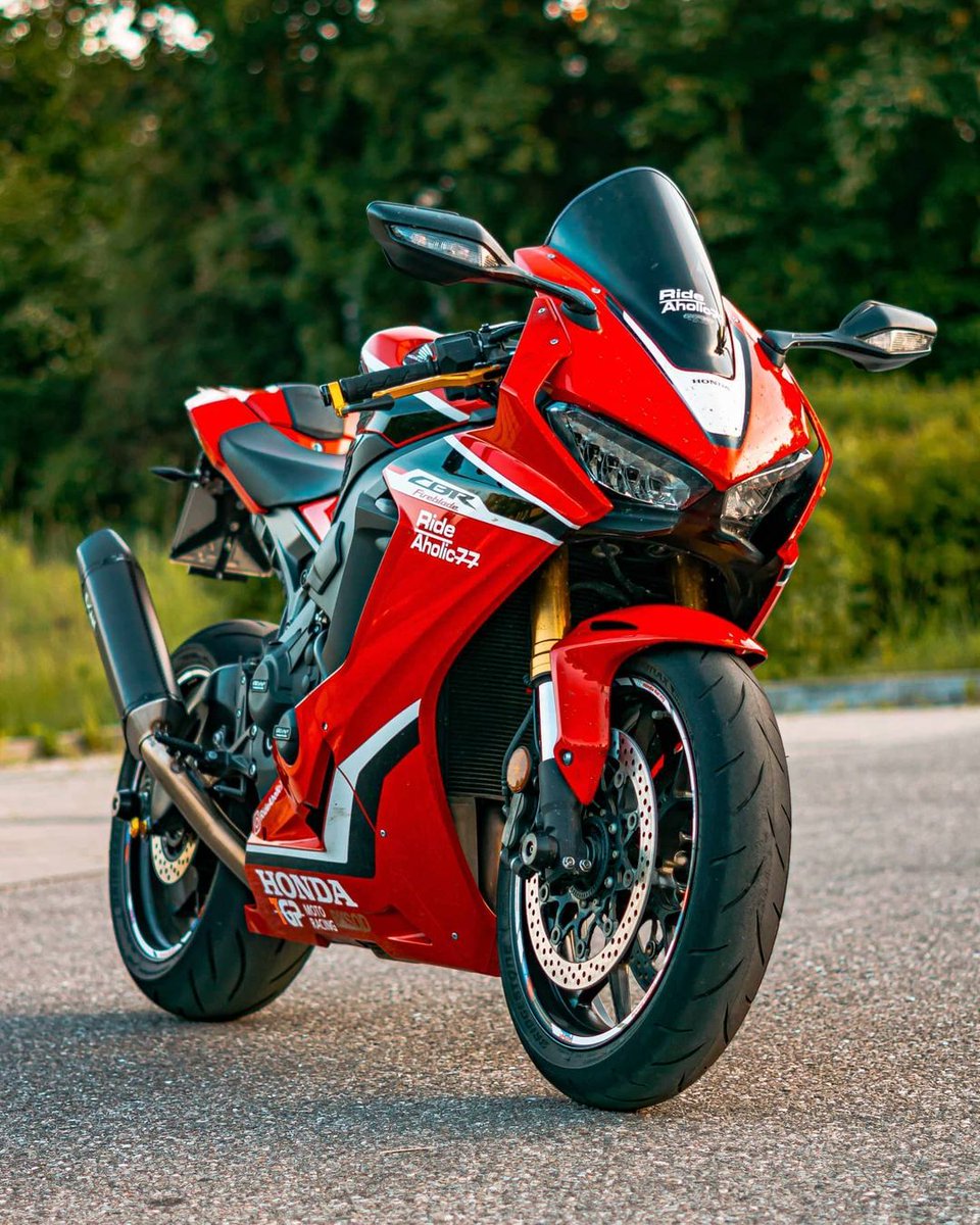MoreMotorcycles's tweet photo. #Honda CBR https://t.co/FCrz3Qydzz