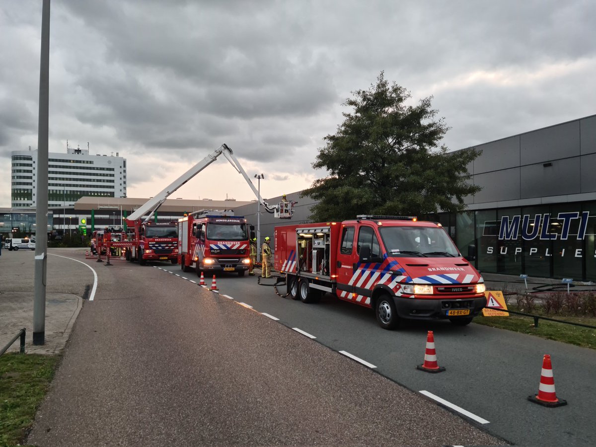 Dinsdagavond; oefenen als vrijwilliger brandweer. Vandaag samen met brandweer FloraHolland.