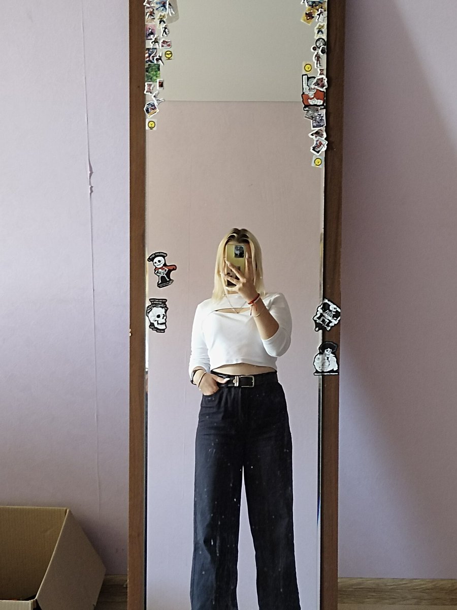 Красотка в засратом зеркале