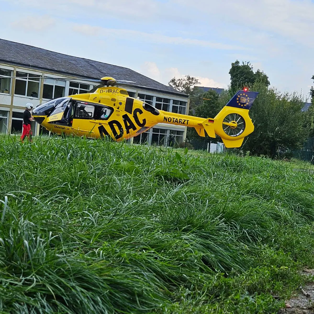 📟 Einsatz Nr. 31/2023 für die Eifelwehren -Katastrophenhilfe- e.V. 
📆 29.08.2023
🚨 Landung eines Rettungshubschraubers am GKM St. Elisabeth in Mayen.
ℹ️ Christoph 10 / Wittlich
👨‍🚒 5

#immerda  #brandschutz #hubschrauber
#mayenkoblenz #landkreismayenkoblenz #adacluftrettung