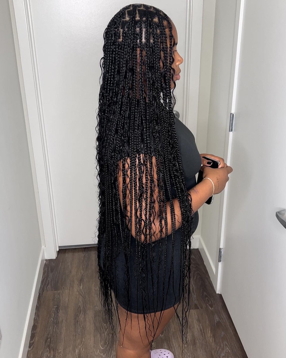 itsmrsdoitall's tweet image. Style: Boho Knotless + Thigh Length #labraider #losangelesbraider #braidersla #niceandneit