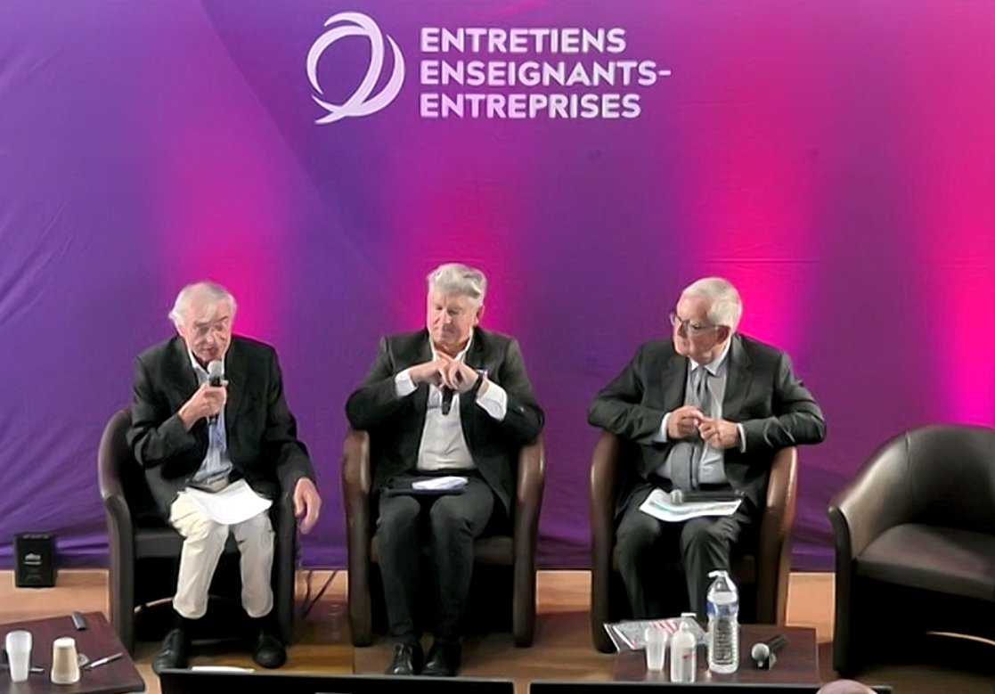 inst_entreprise's tweet photo. #EEE2023 suite du programme avec trois études de cas  de démographie : Allemagne, Chine et Japon, conférence animée par @StephMarchand60 avec @PatrickArtus et Gilles Pison @InedFr 
@Melchior_fr https://t.co/gXNOgTTut4