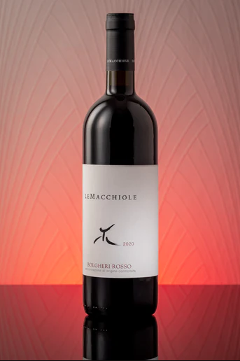 Discover the exquisite beauty of Le Macchiole Bolgheri Rosso in Harry's latest blog post. Exquisitely balanced with dark fruit and spices wrapped in a hint of vanilla, Harry suggests pairing it with BBQ. Read more here: bit.ly/3JAIIFC 🍷