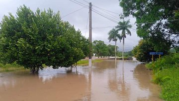Invasorpress's tweet photo. 1⃣8⃣6⃣ mil clientes sin servicio eléctrico en #PinardelRío por el paso del huracán Idalia. Pero nuestra humanidad ha echado a andar y brigadas de linieros de todo el país ya van en su recuperación  #CiegodeAvila @CiegodeAvilaTV @DeZurdaTeam_ @IzquierdoAlons1 @rocdecubano https://t.co/m79M1YdKd4