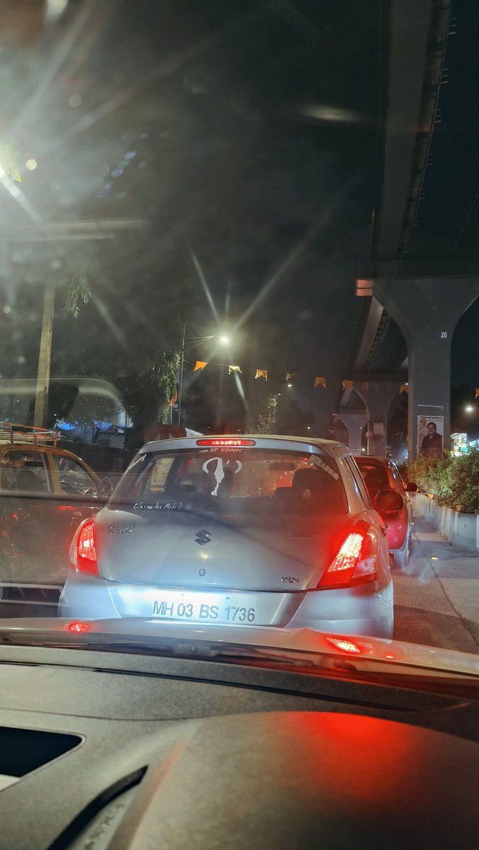 staygrowsome's tweet photo. @MumbaiPolice What will it take for you to fix this traffic congestion that happens every single day from evening to night leading to Chembur Naka. Beyond pathetic how this area has no discipline at all and citizens end up wasting precious time for no good reason. @mybmc https://t.co/Vvo5L77ihb