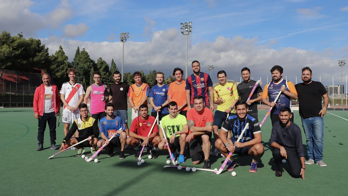 Cruyff_Inst_ES's tweet photo. ✨¡Memorable Año Académico 2022-23 en #Barcelona!
Emocionantes #FieldTrips, enriquecedoras #MasterClasses, divertidos #PlayTimes e inolvidables #StudyTrips.
¿Te interesa alguno de nuestros programas presenciales o semipresenciales en #Barcelona?
📩 campus@cruyffinstitute.org https://t.co/dZHS3jukxi