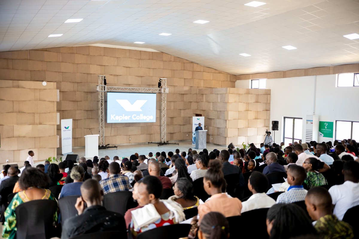 CHANCEN_Int's tweet photo. Chancen Application team had an exciting info session at @Kepler_College during Admit Day. We introduced Chancen's vision and mission and presented our Income Share Agreement model to all Kepler applicants and their guardians.  

#ChancenCommunity https://t.co/CImGfV61t5