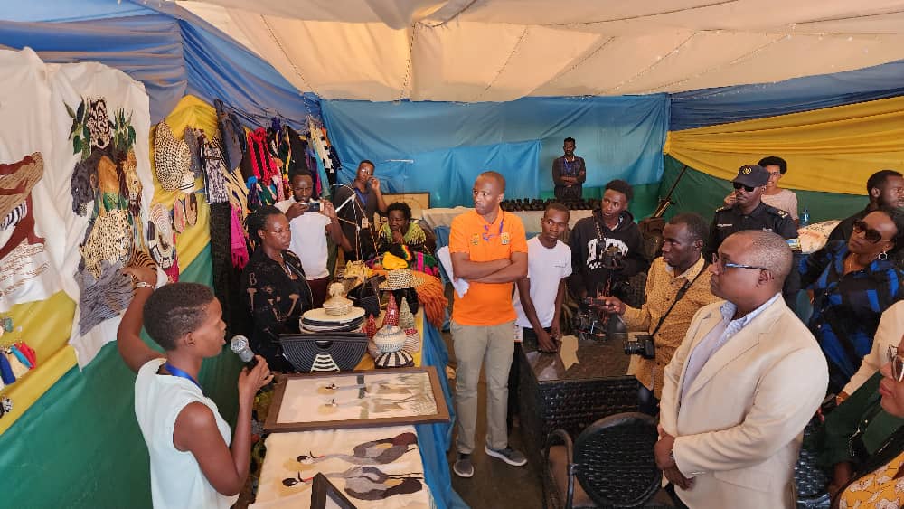 GSF_RC's tweet photo. Mu gikorwa cyo gusoza #imurikabikorwa ryaberaga @RwandaEast muri @RwamaganaDistr ku nshuro ya 12, @GSF_RC yahawe #Ceritifica y'ubwitabire. Dushimiye abagize uruhare ngo iki gikorwa kigende neza, tunabasezeranya ubufatanye muri byose.
"Twubake ubukungu burambye". https://t.co/6AGwEwArnq