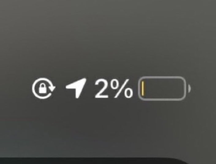 Wanneer ik mijn iPhone      Wanneer ik
      niet nodig heb                  mijn iPhone 
                                                   wel nodig heb