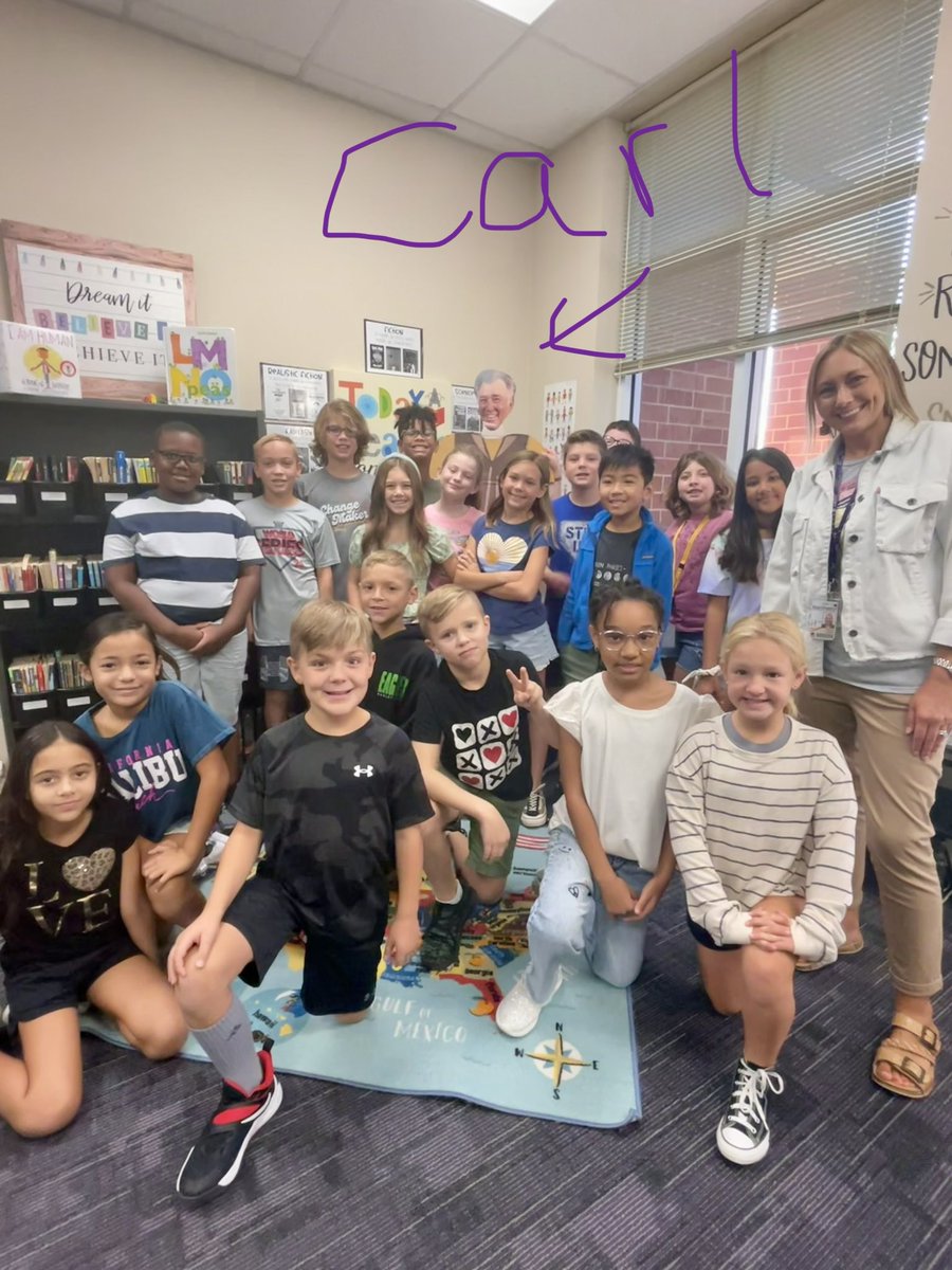 RFriend_Class's tweet image. When Carl Schluter makes a surprise visit to your classroom! Where will he show up next?😄💜 @schluterelem @SchluterSmiley @NorthwestISD
