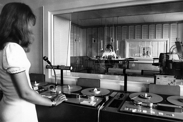 DiatribeRecords's tweet photo. #MonthlyDiatribe Thursday 31st at 2pm on @DublinDigiRadio feat. #LouMcMahon, #YueSong, @Barzmarcella, #Roamer, @dvddnh, @ioscar_ie, #TankJr, @yurodnyensemble and #WhiteRocket 🎧

https://t.co/0stsqZboYw https://t.co/iOBtxjS8Ct