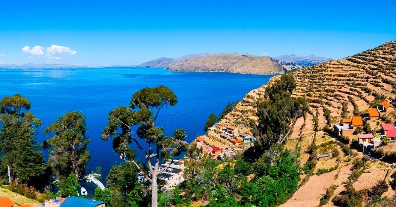 Ever experienced the surreal feeling of scorching sun rays met by a sudden cold breeze off a lake? 

Welcome to Titicaca, the world's highest navigable lake located in Peru!
🌞❄️ #TravelPeru #TiticacaMagic