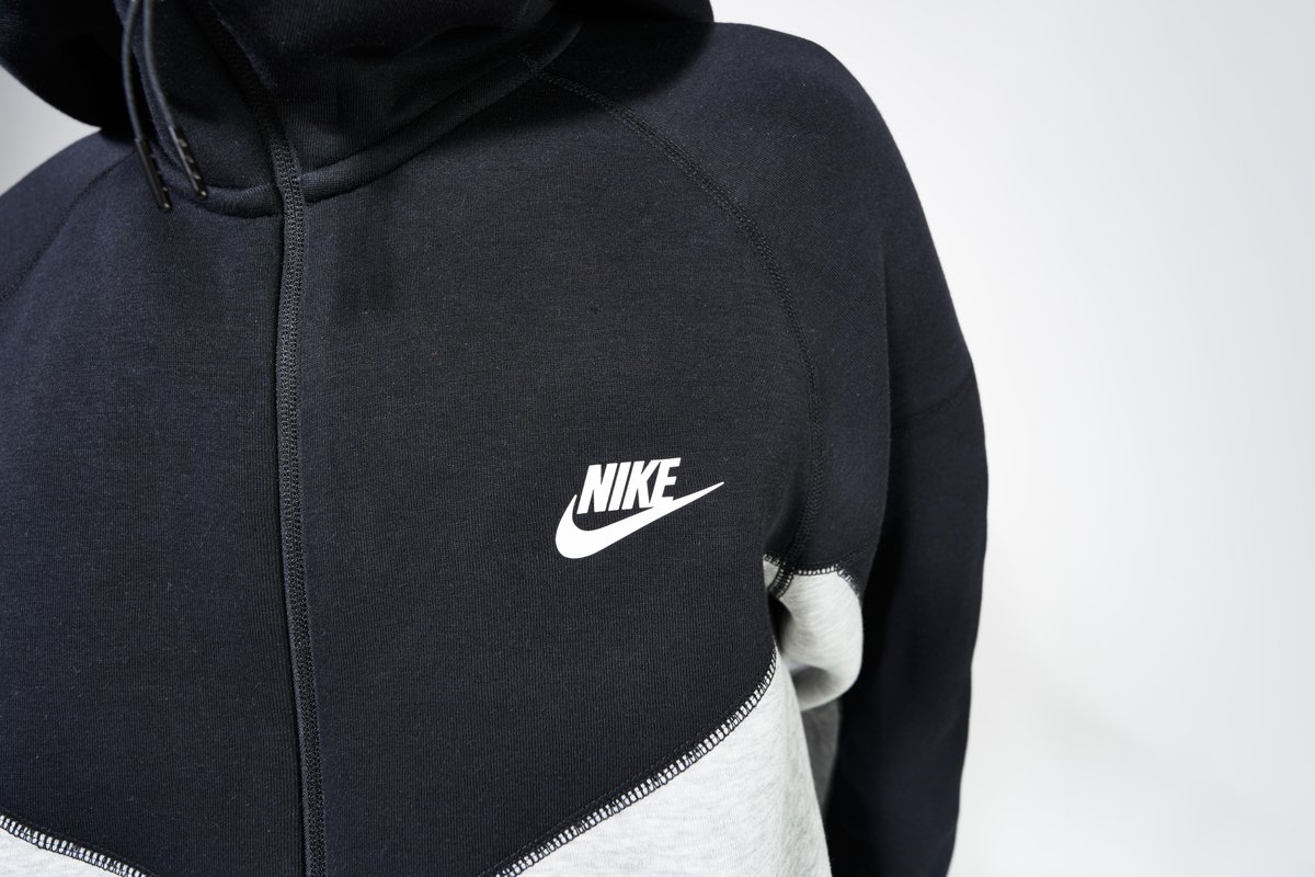 hibbettofficial's tweet image. The premium fit ready for any situation! 💯 

🍃 Nike Tech Fleece available now! 🍂 

Link: bit.ly/3OXq1OR 

#nike #techfleece #outfit #fashion #clothing #season