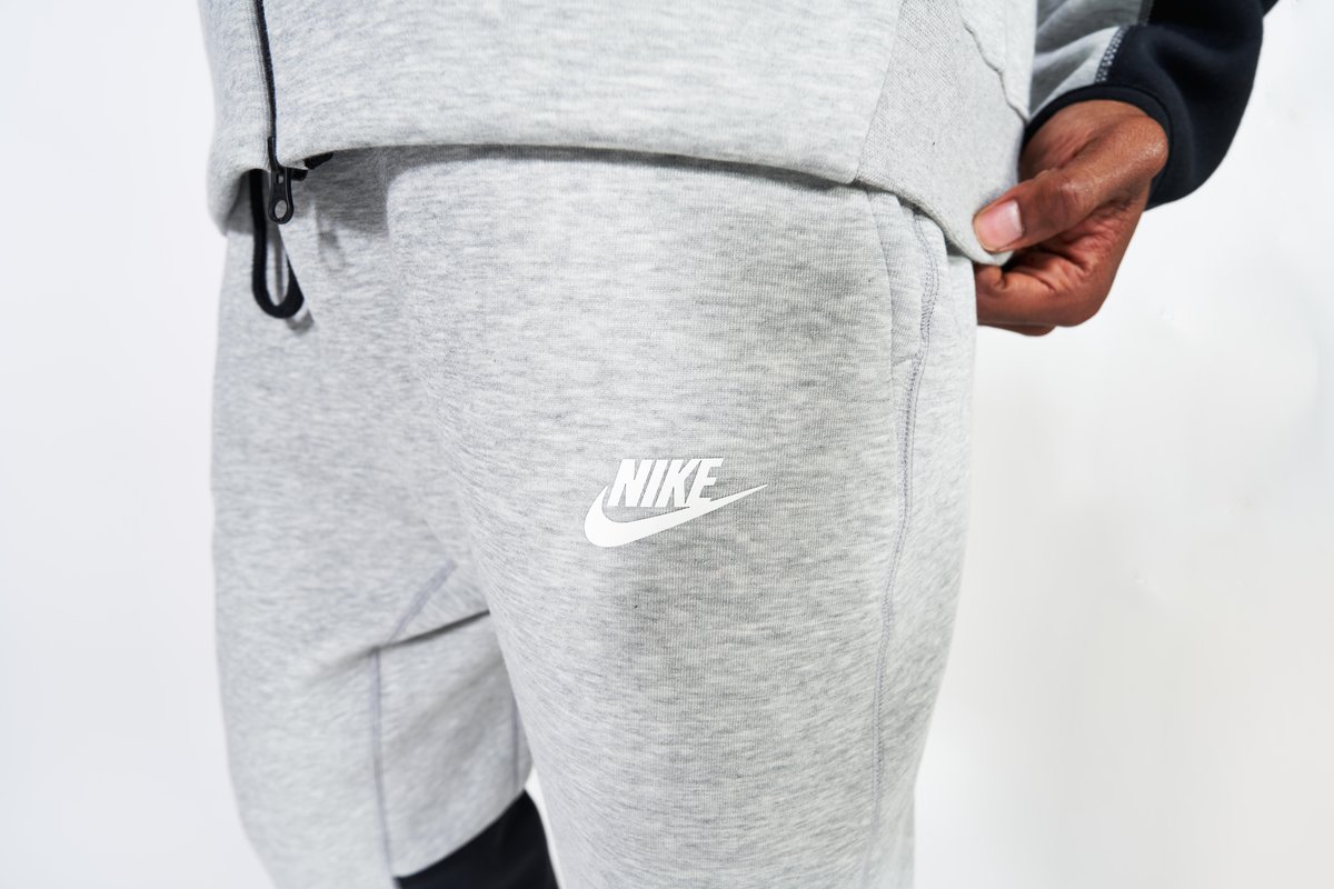 hibbettofficial's tweet image. The premium fit ready for any situation! 💯 

🍃 Nike Tech Fleece available now! 🍂 

Link: bit.ly/3OXq1OR 

#nike #techfleece #outfit #fashion #clothing #season